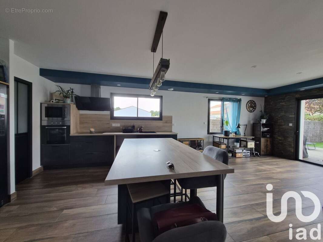 Maison 111 m² à Longeville-Sur-Mer  - photo 6