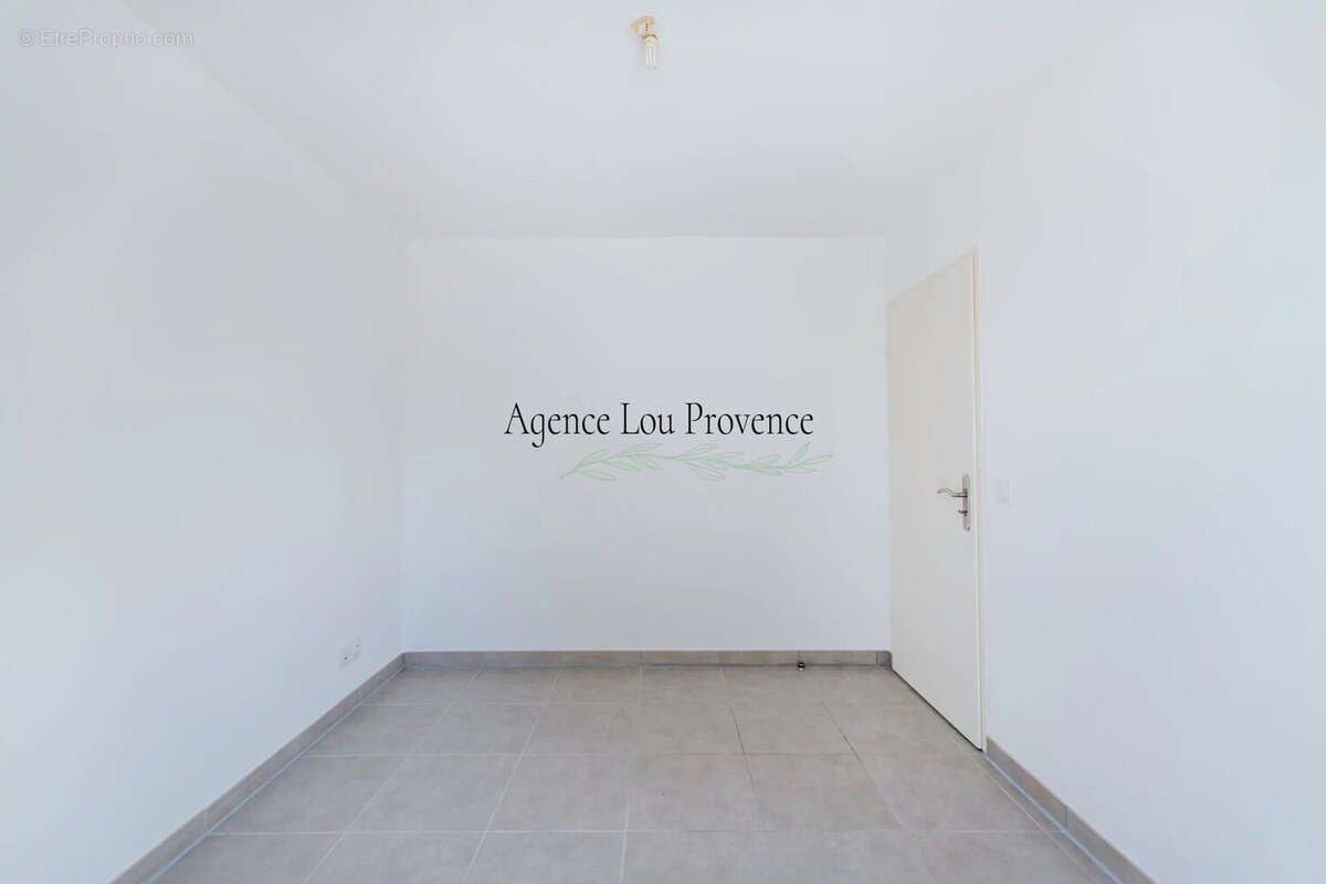 Appartement 58 m² à Istres  - photo 4