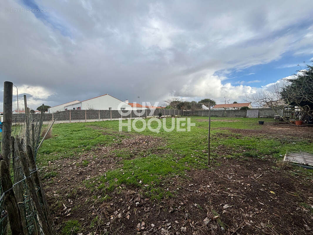 Terrain à SAINT-HILAIRE-DE-RIEZ