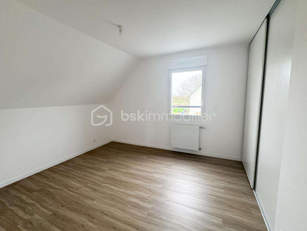 Maison à COMBOURTILLE