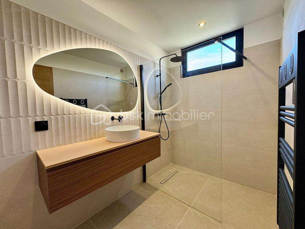 Appartement à MOUGINS