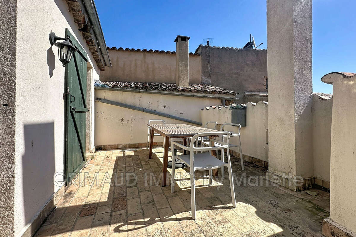 Maison à LA GARDE-FREINET