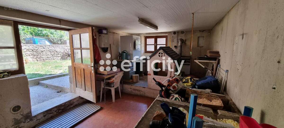 Maison à LE MALZIEU-VILLE