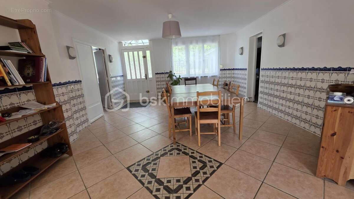 Maison à VARENNES-JARCY