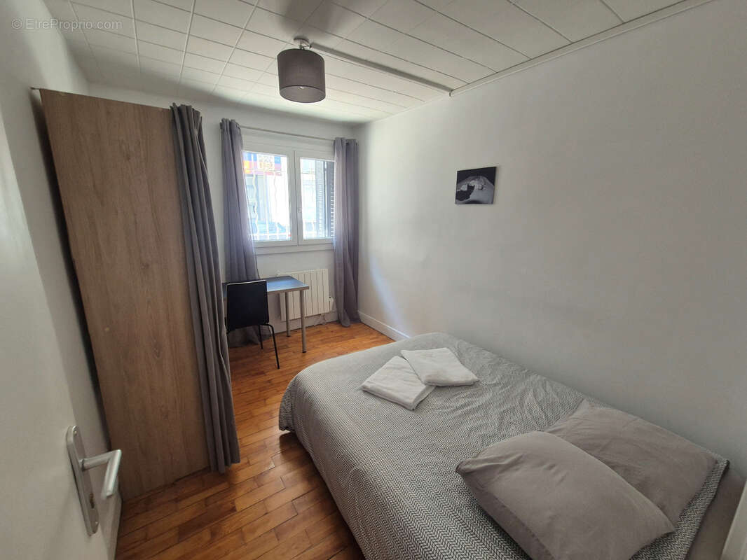 Achat Appartement T3 Grenoble – 3 Pièces de 48m² Traversant Est-Sud avec Séjour Lumineux, Cuisine moderne équipée et meublée & C - photo 2