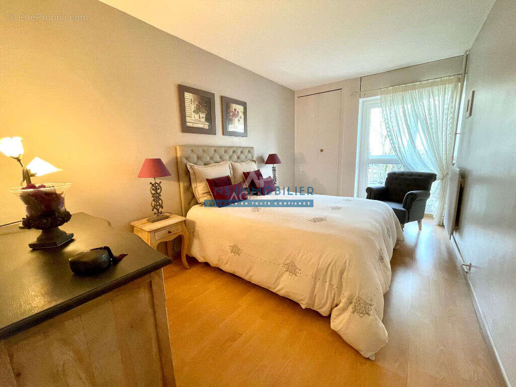 Appartement à SARTROUVILLE