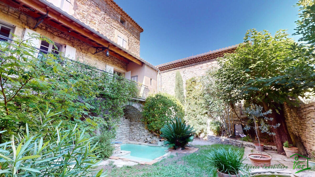 Maison à SAINT-HIPPOLYTE-DE-CATON