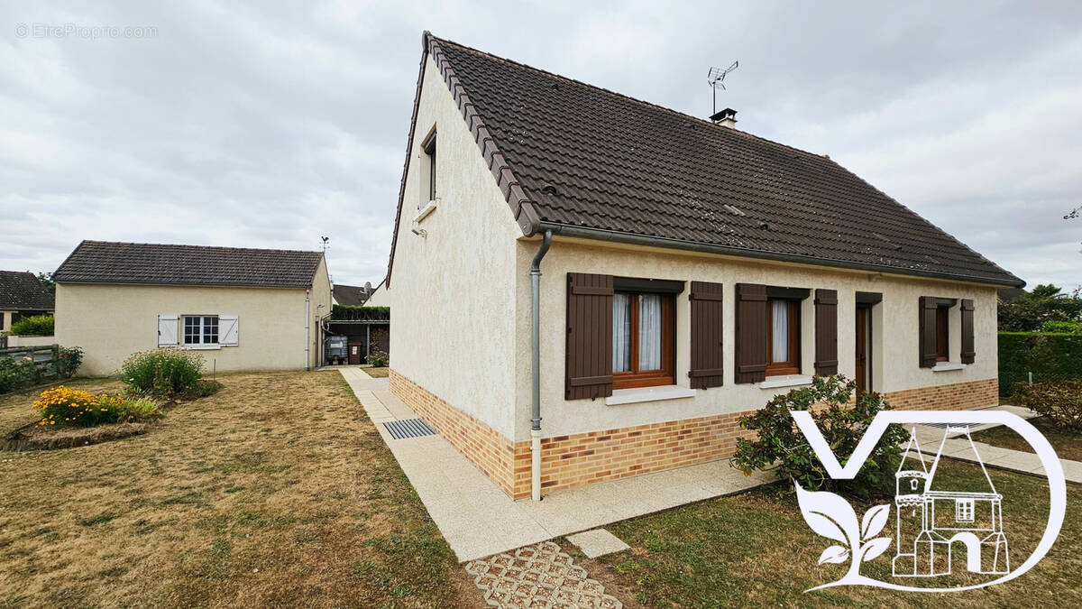 Maison à BRESLES
