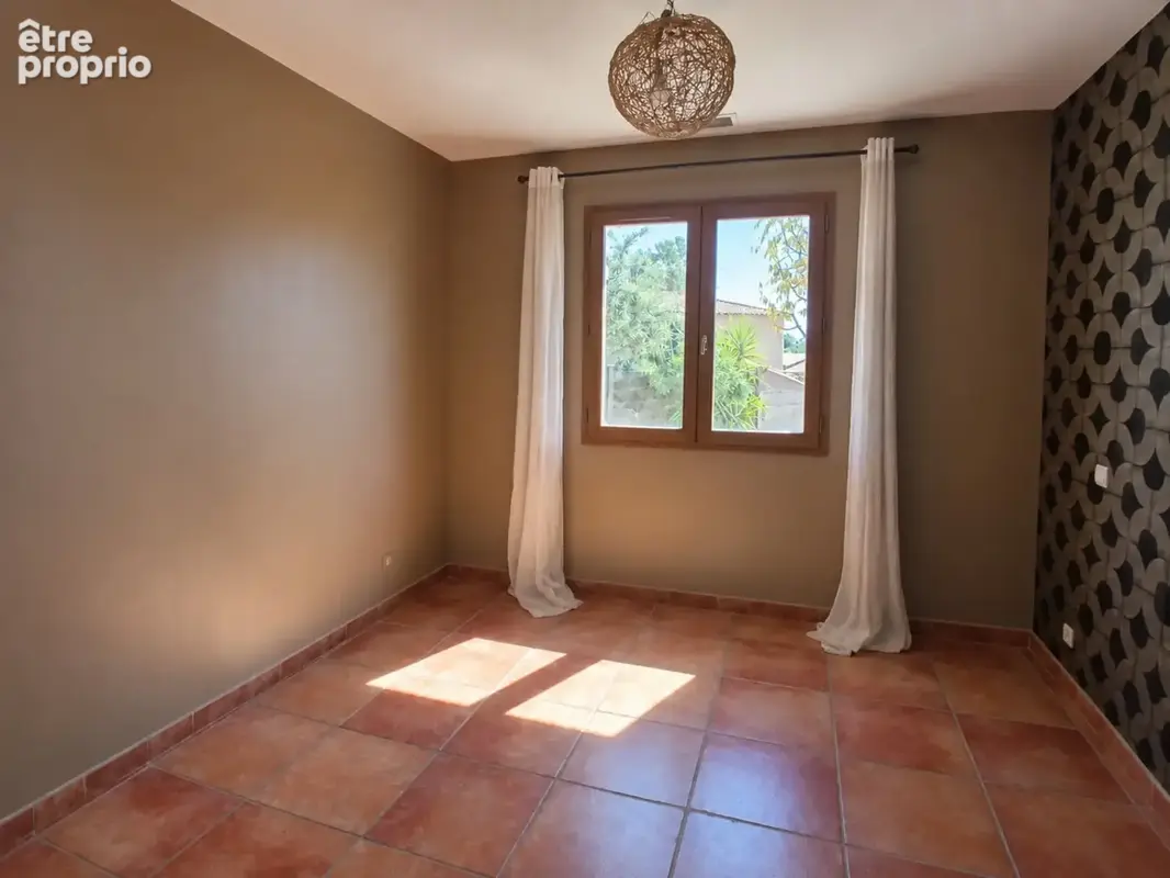 PORTIRAGNES- Villa 4 faces de plain-pied – 5 chambres, piscine et jardin intimiste - photo 10