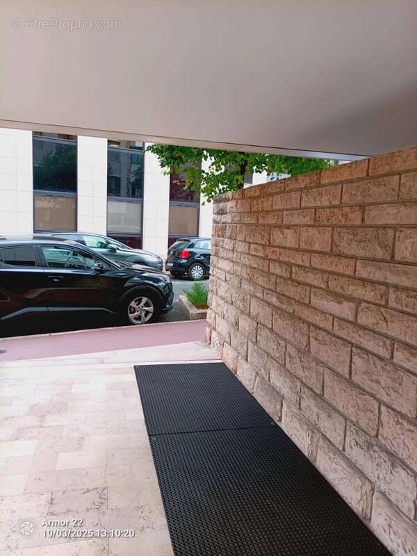 Appartement à CHARENTON-LE-PONT