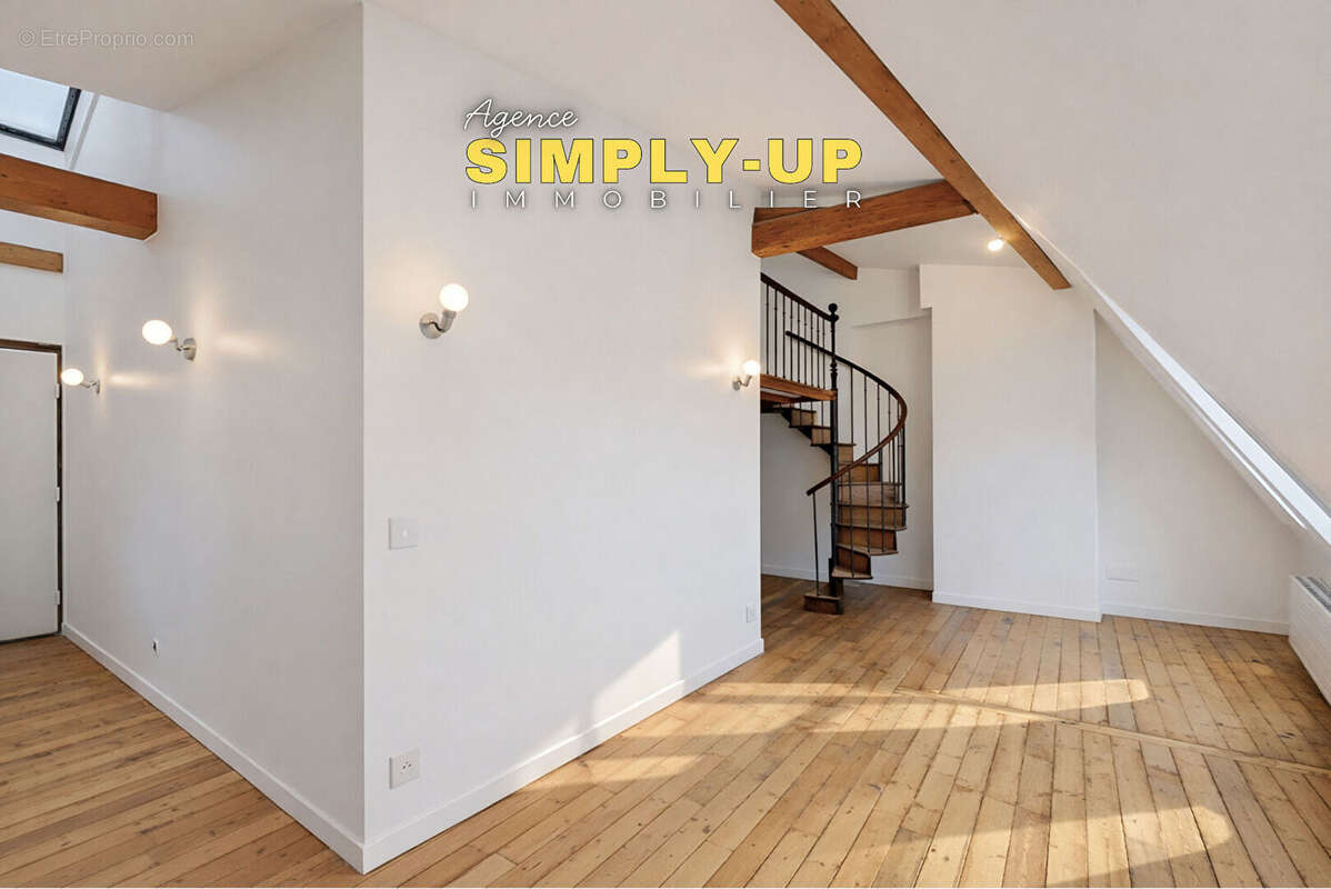 Appartement à PARIS-3E