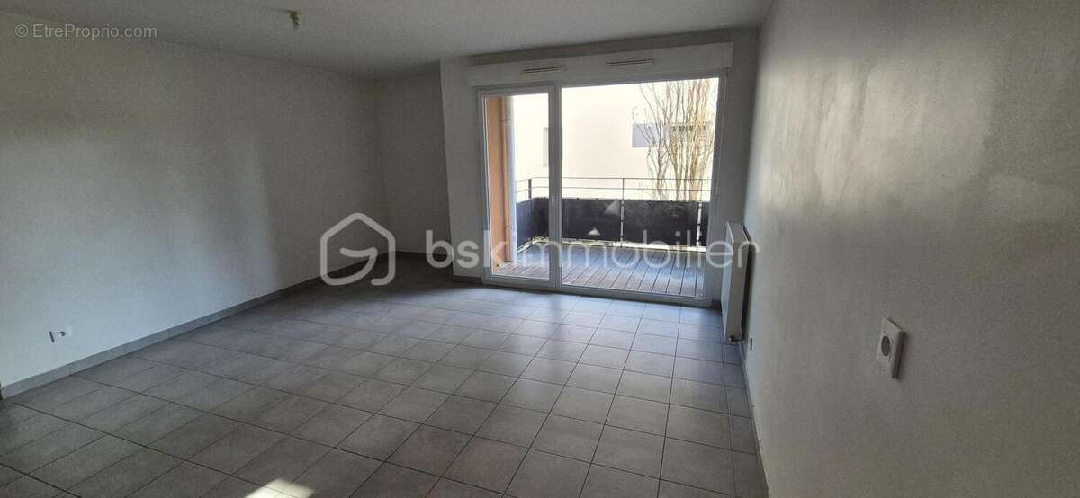 Appartement à MEYZIEU