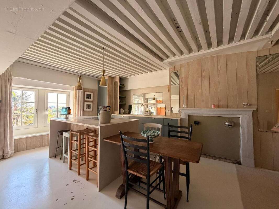   - Appartement à LYON-5E