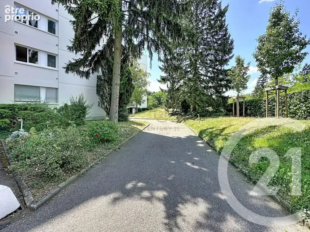 Appartement 67 m² à Sainte-Foy-Les-Lyon  - photo 17