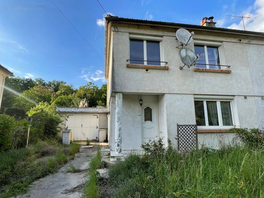 Maison à MONTREUIL-AUX-LIONS