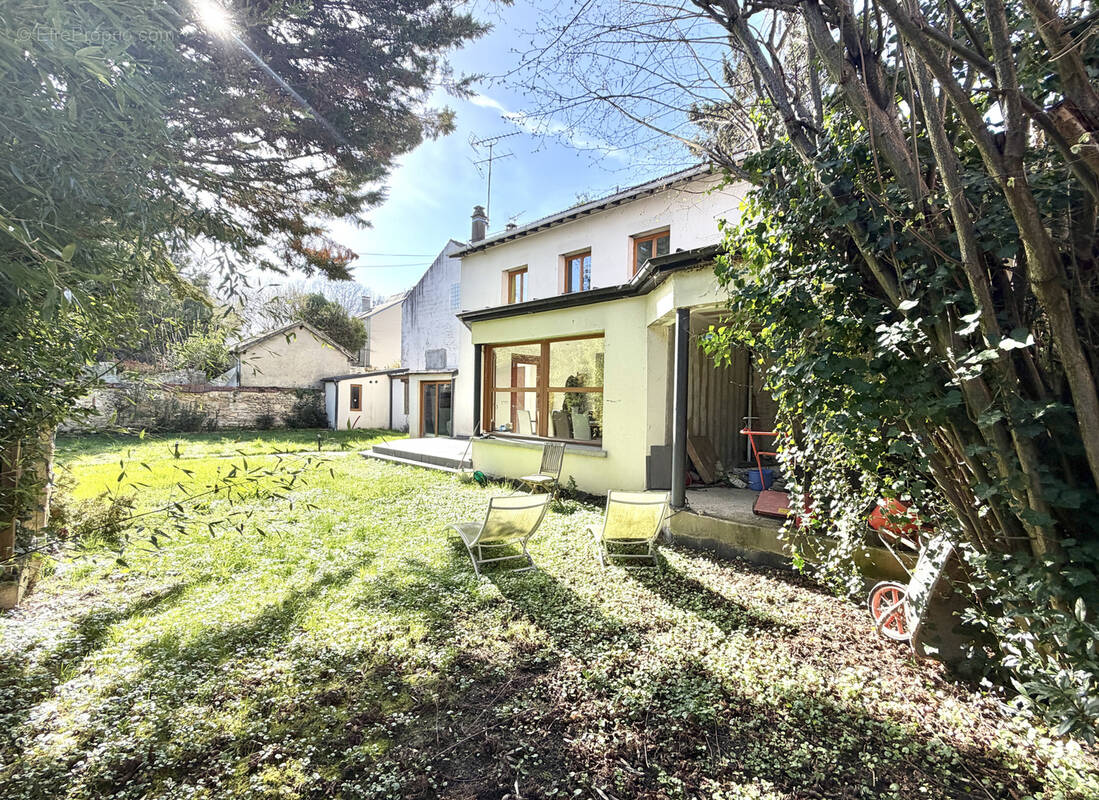 Maison à SAINT-MAUR-DES-FOSSES