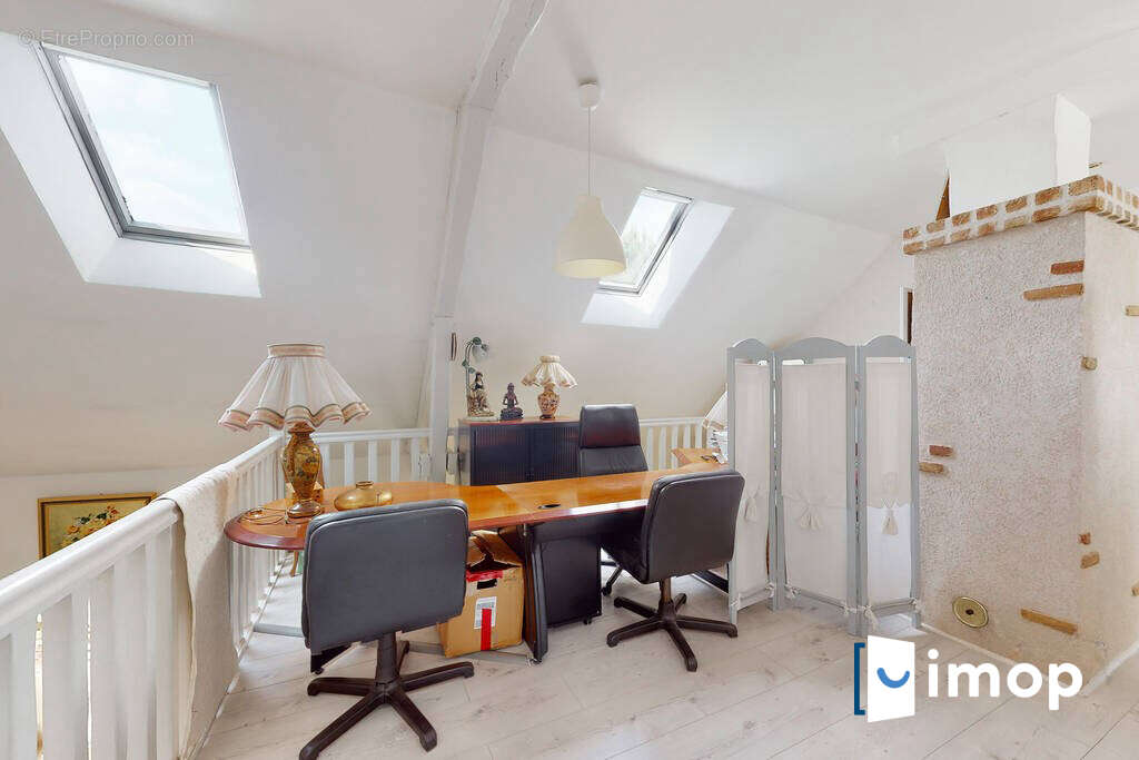 Maison à SAVIGNY-LE-TEMPLE