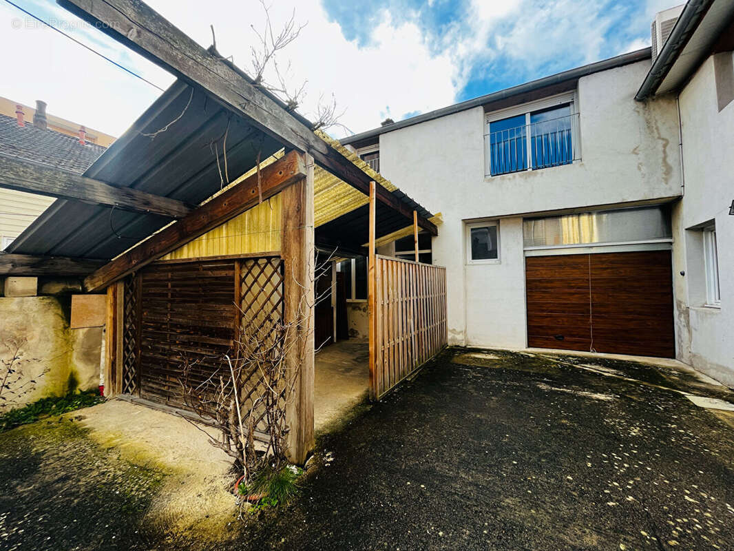 Appartement à MONTCEAU-LES-MINES