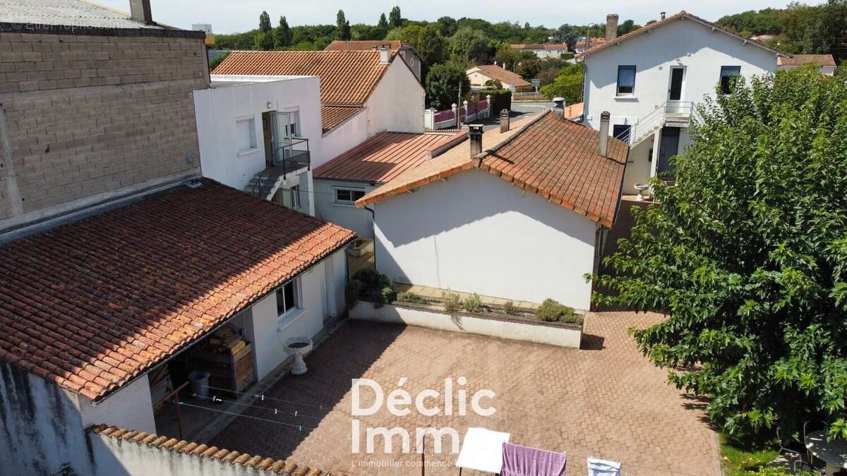 À VENDRE - Exceptionnel Hôtel-Restaurant clé en main avec licence IV + maison attenante - photo 4