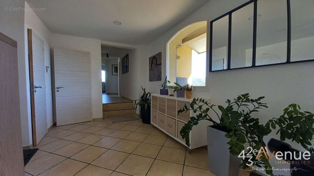 Maison à SAINT-PRIEST-EN-JAREZ