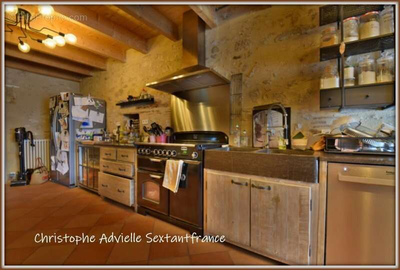 Ensemble immobilier, habitation 230 M2, 5 chambres d'hôtes, 2 gîtes, piscine sur 1 Ha - photo 11