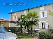 Maison à FONTAINE-CHALENDRAY