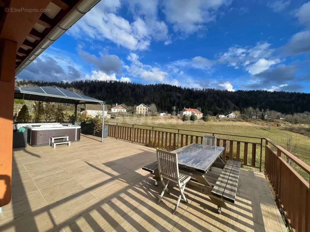 Maison à CLAIRVAUX-LES-LACS