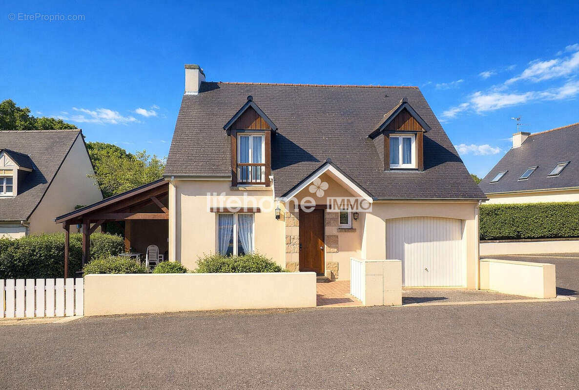 Au calme sur une impasse privée, à cinq minutes à pied de la plage du Prieuré - Maison à DINARD