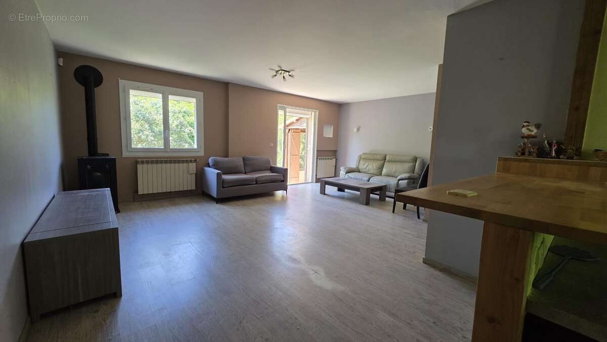 Maison 92 m² à Castres  - photo 2