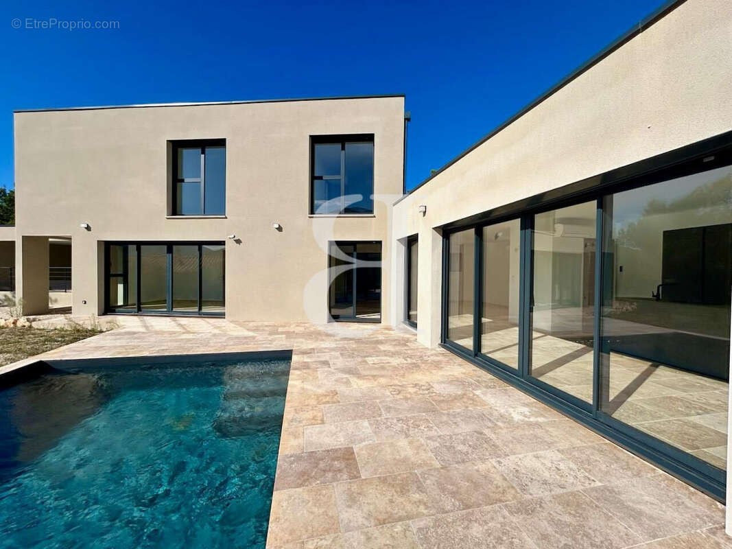 Maison à VAISON-LA-ROMAINE