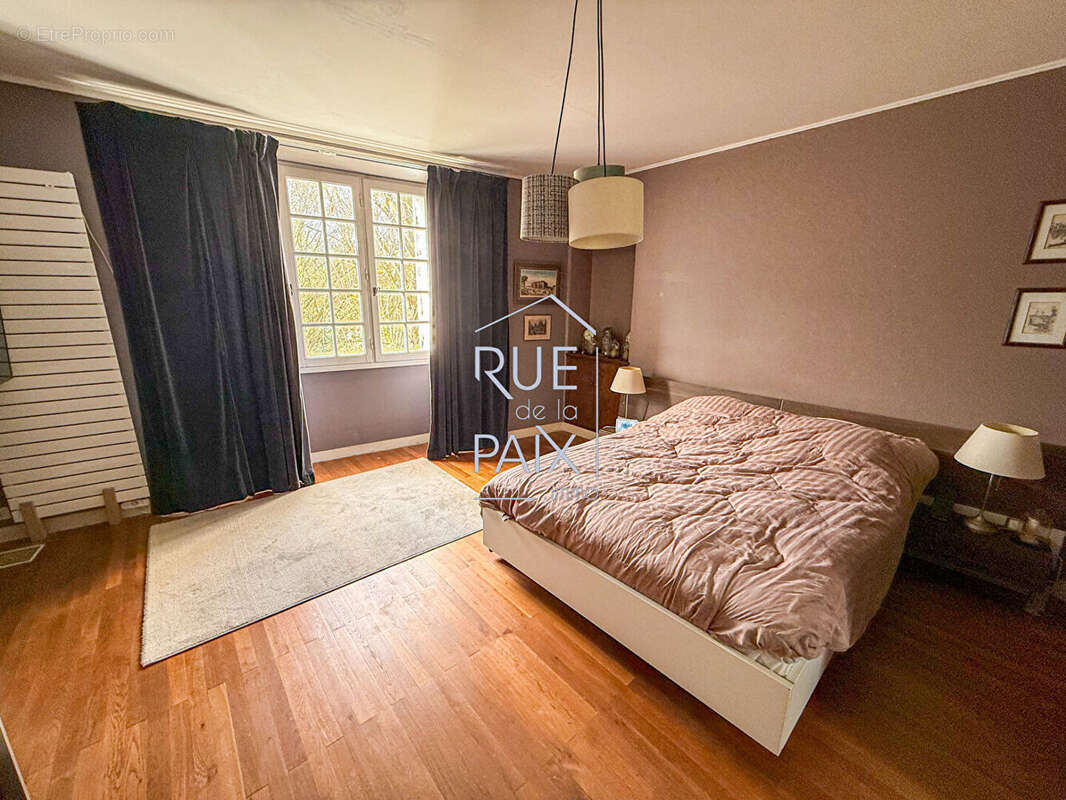 Maison à SAINT-GERVAIS-LES-TROIS-CLOCHERS