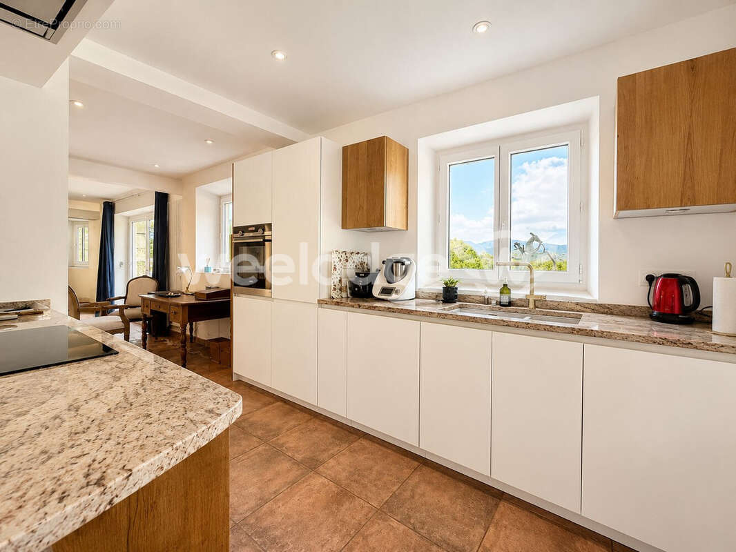 Maison 195 m² à Fayence  - photo 8