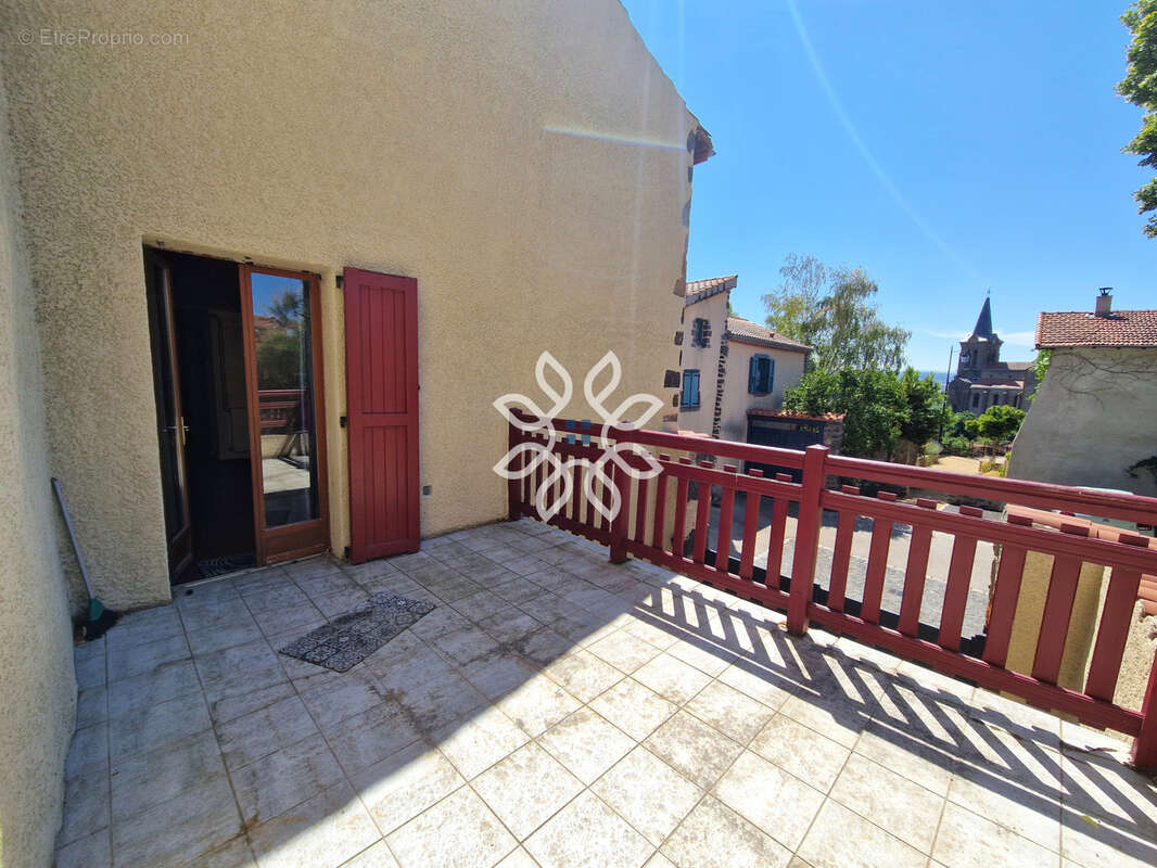 Maison en pierre de caractère au cœur de Lamothe - photo 5
