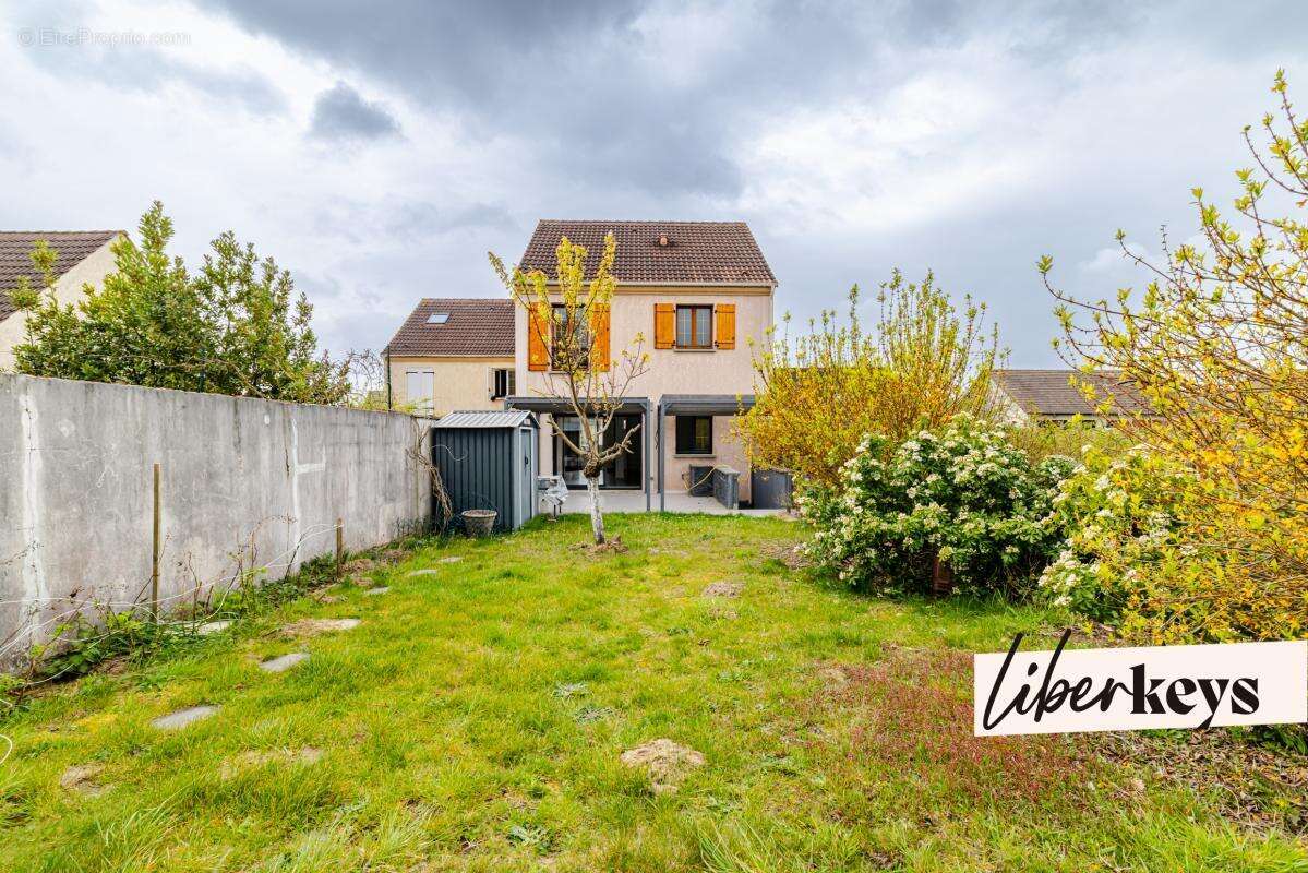 Maison à BALLAINVILLIERS