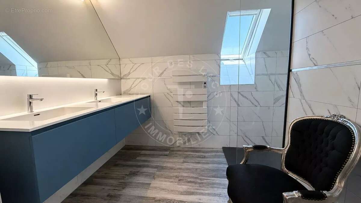 Propriété d’exception de 469 m² avec piscine intérieure - photo 8