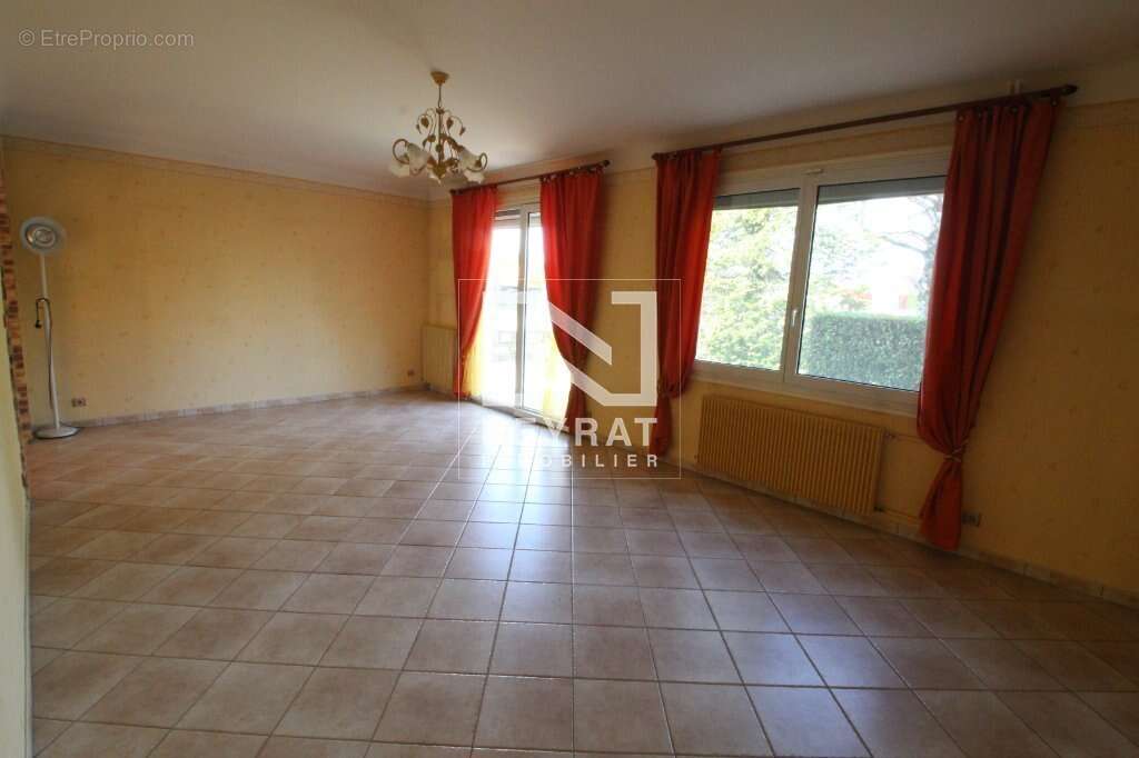 Maison à PIERRE-DE-BRESSE