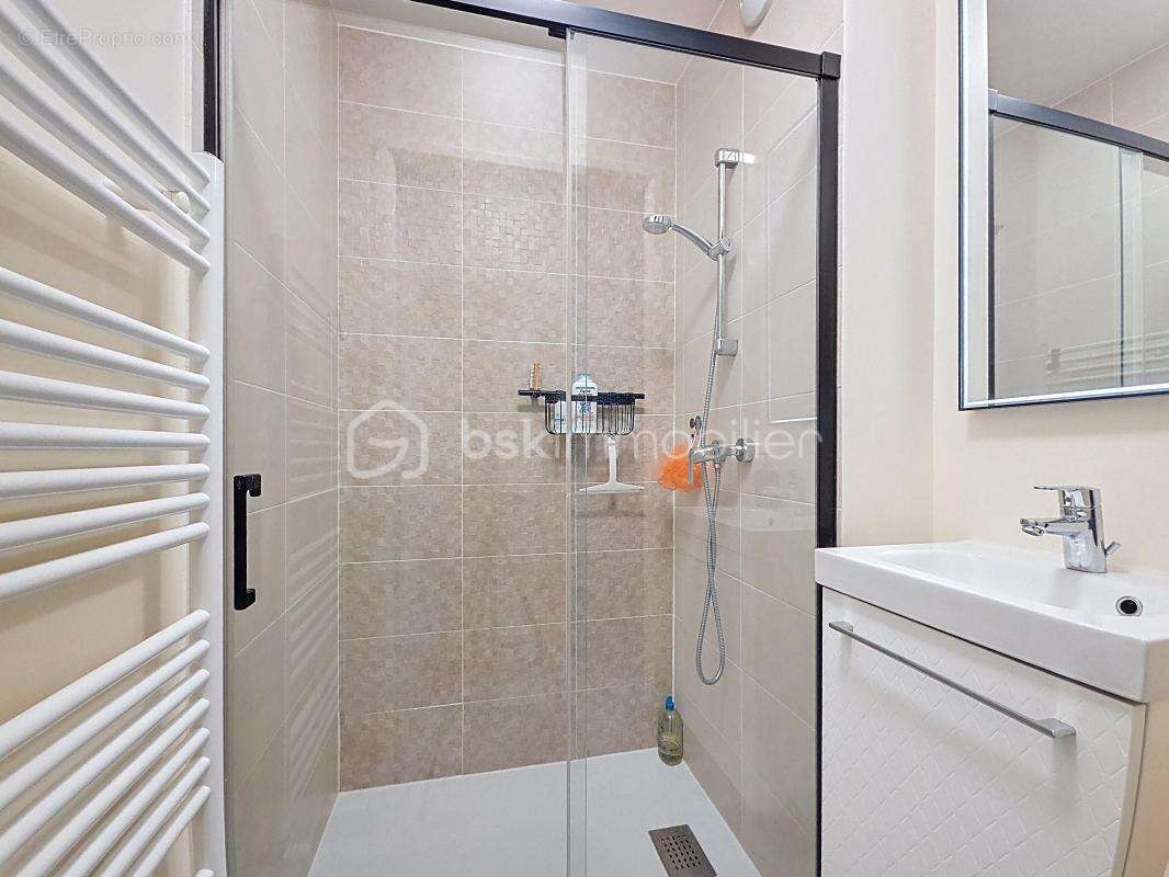 Appartement à EMERAINVILLE