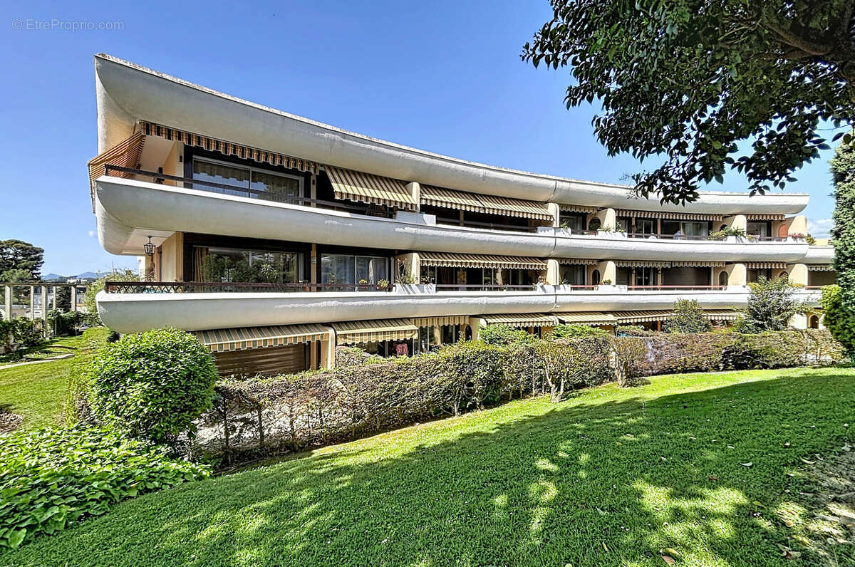 Appartement à LE CANNET