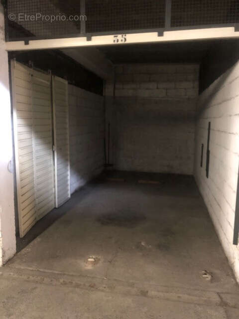 Parking à ALES