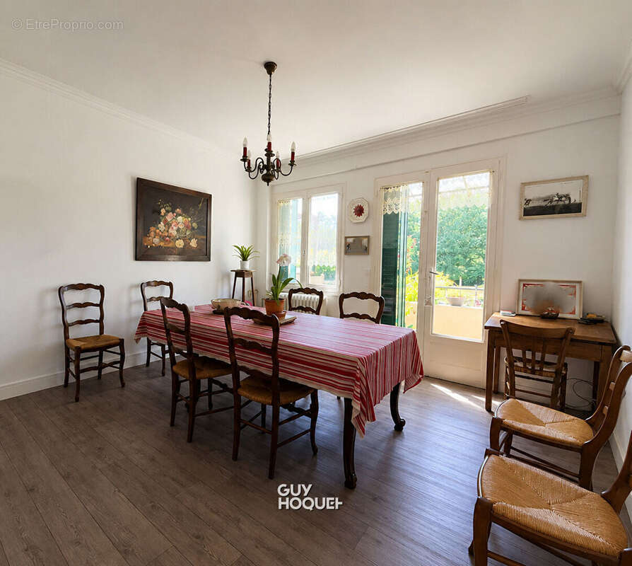 Maison à CHAROLLES