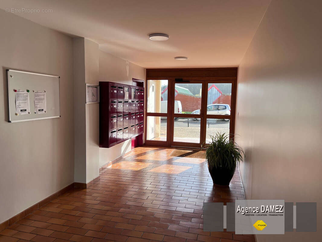 À vendre - Dourdan : Appartement T3 de 69 m² avec terrasse et garage - Proche commerces - photo 9