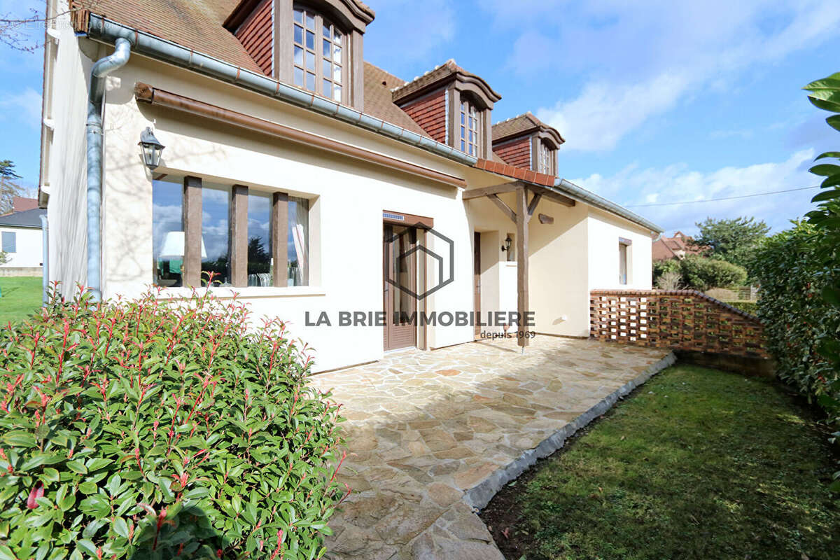 Maison à VILLECRESNES