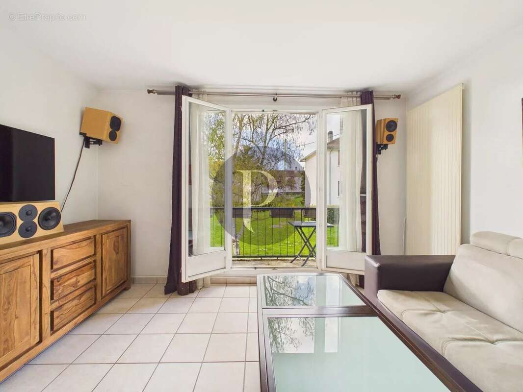 Appartement à VERRIERES-LE-BUISSON