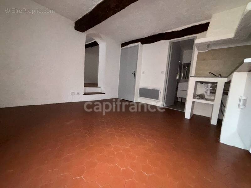 Appartement à SAINT-CEZAIRE-SUR-SIAGNE