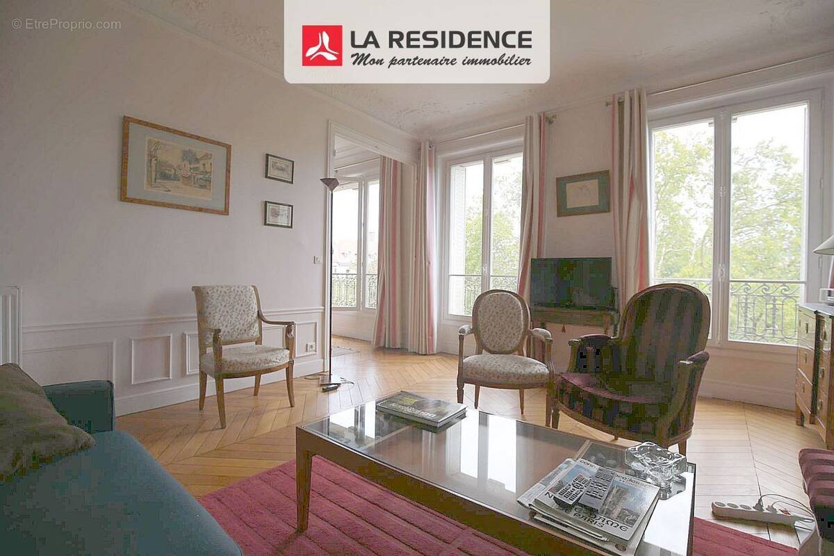 Appartement à PARIS-17E
