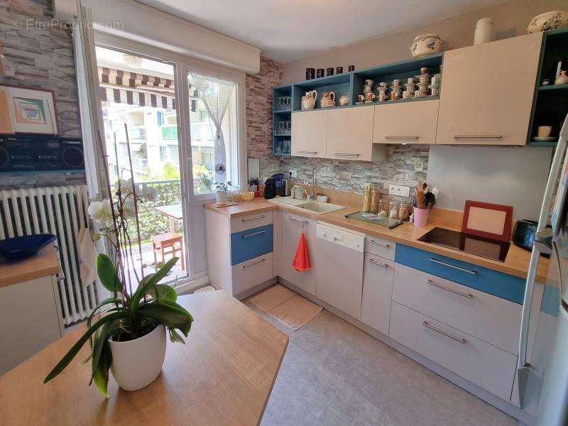 Appartement à MEYZIEU