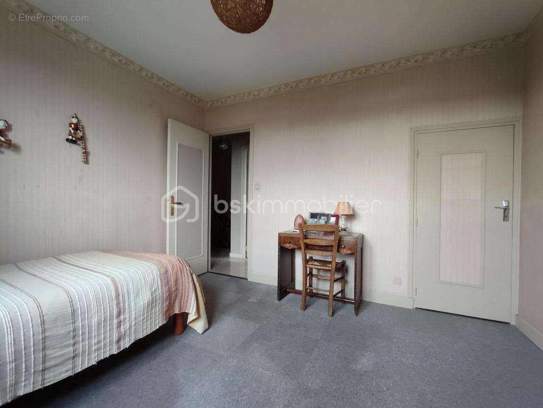 Maison à SAINT-NICOLAS-DE-LA-GRAVE