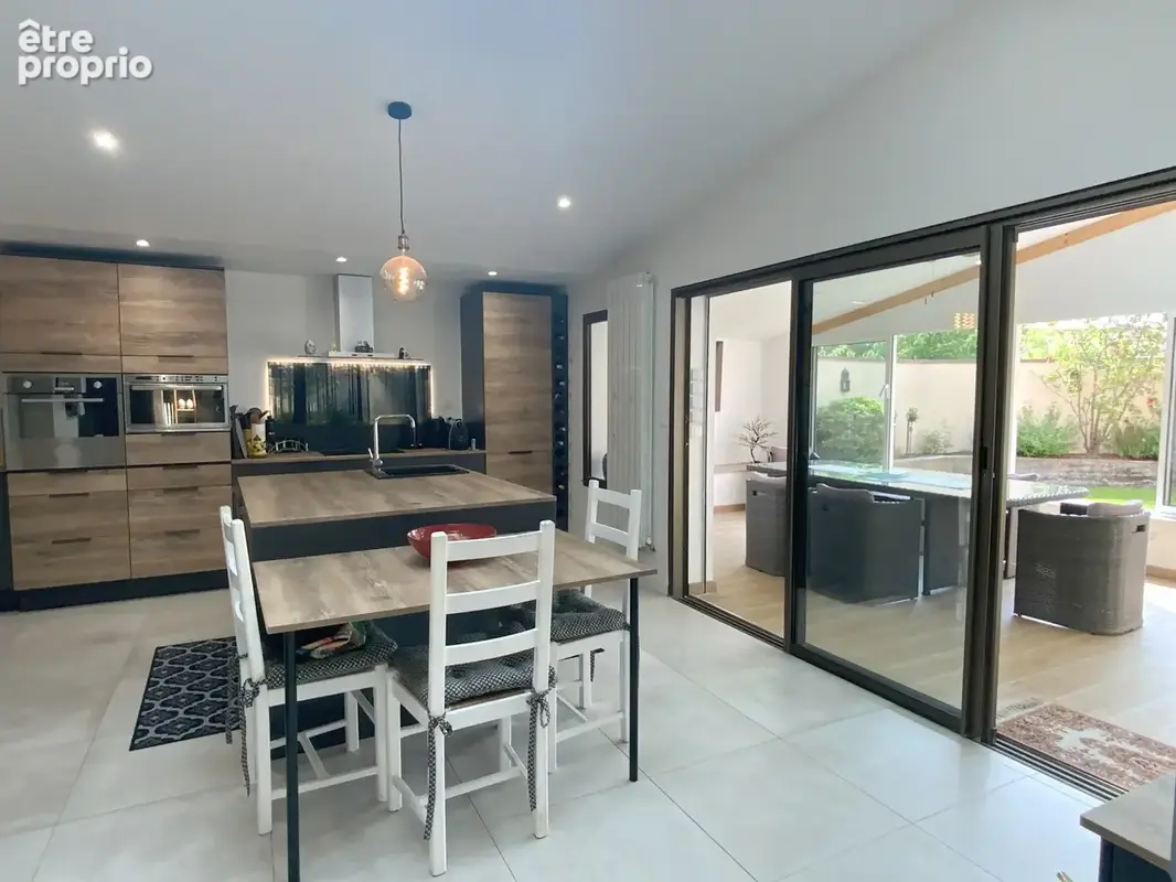 Villa plain pied sur 1000 m2 de terrain avec piscine. - photo 11