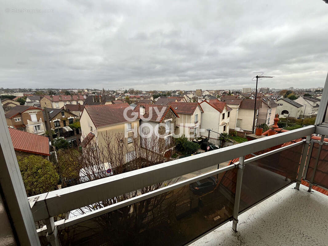 Appartement à LES PAVILLONS-SOUS-BOIS