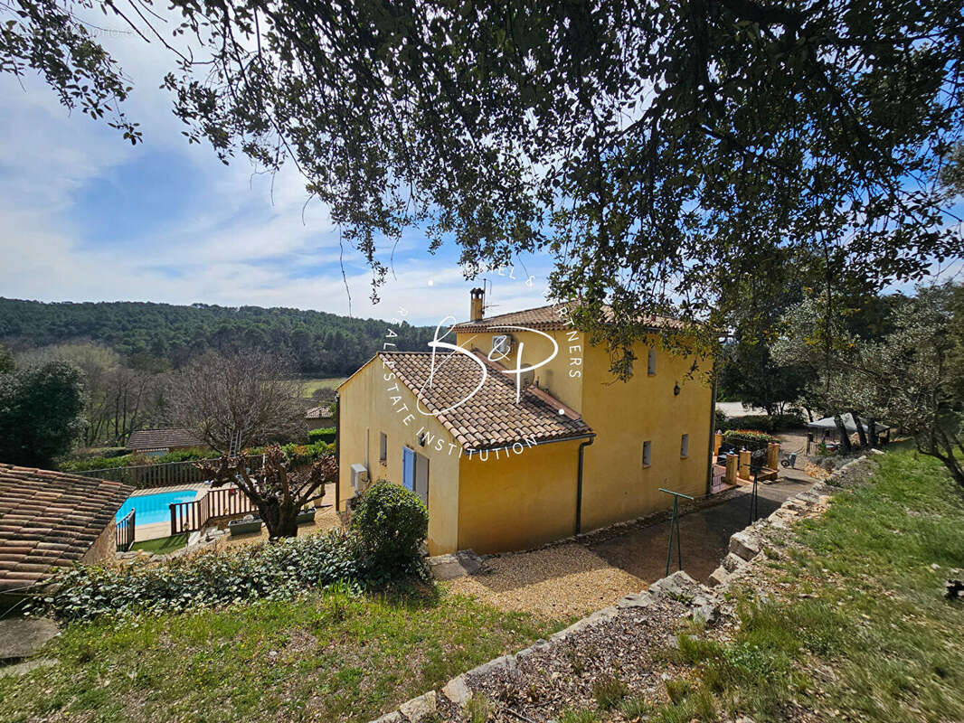 Maison à ENTRECASTEAUX
